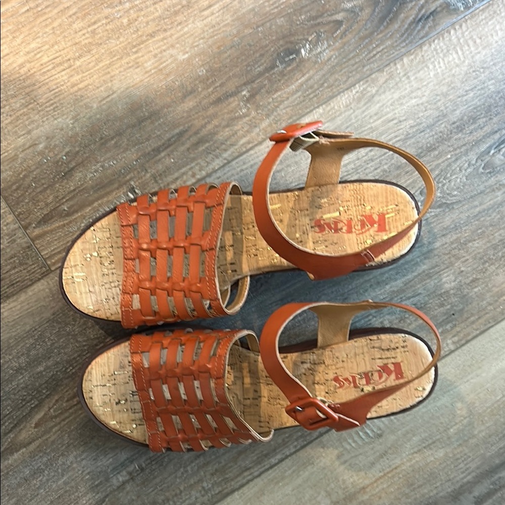 Korks Marley orange Kork-Ease Sandals size 9 with Woven Design NWOT